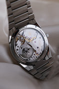 Carica l'immagine nel visualizzatore della galleria, Parmigiani Fleurier Tonda PF Micro-Rotor PFC914-1020001-100182 - Detail view 8
