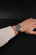 Cargar la imagen en la vista de la galería, H.Moser & Cie Endeavour Monard Centre Seconds 343505015 Box + og. Papiere Platinum, 40mm, Grey Dial
