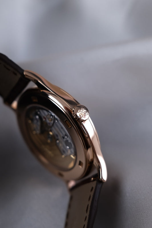 Patek Philippe Calatrava 5296R-010 - Detailansicht 1