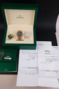 Bild in Galerie-Betrachter laden, Rolex GMT Master II 126718GRNR - Papiere und oder Lieferumfang
