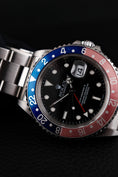 Charger l'image dans la visionneuse de la galerie, Rolex GMT Master II 16710 Box + og. Papiere Pepsi, A-Series, LC100, Serviced, Faded Bezel
