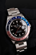 Charger l'image dans la visionneuse de la galerie, Rolex GMT Master II 16710 Box + og. Papiere Pepsi, A-Series, LC100, Serviced, Faded Bezel
