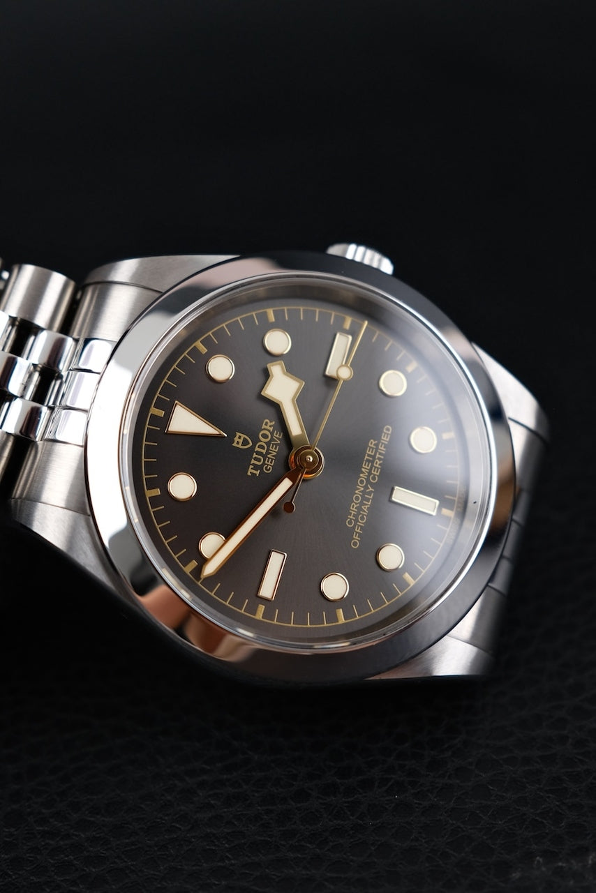 Tudor Black Bay 39  79660 - Detail view 2