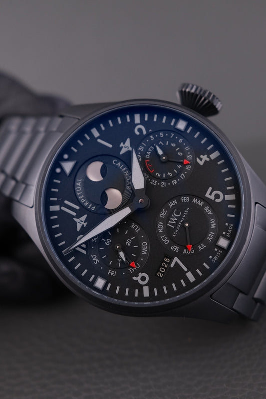 IWC Big Pilot’s Watch Perpetual Calendar TOP GUN Ceratanium IW503604 - Detailansicht 1
