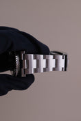 Carica l'immagine nel visualizzatore della galleria, Rolex Submariner 124060 - Detailansicht 11

