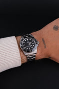 Carica l'immagine nel visualizzatore della galleria, Rolex Submariner 124060 - Detailansicht 12
