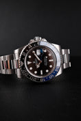 Load image into Gallery viewer, Rolex GMT-Master II 116710BLNR Box + og. Papiere Batman, LC100
