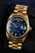 Bild in Galerie-Betrachter laden, Rolex Day-Date 36 18038 Yellow Gold, Blue Vignette Diamond Dial
