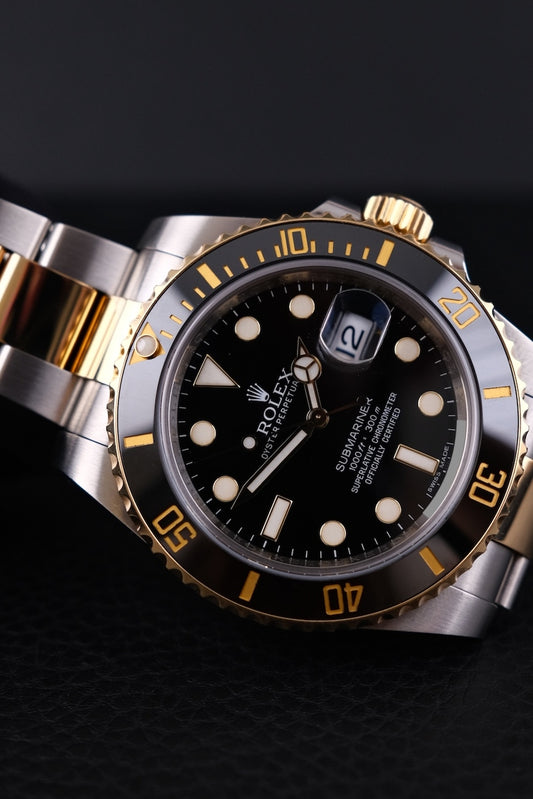 Rolex Submariner Date 116613LN - Detail view 1