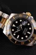 Charger l'image dans la visionneuse de la galerie, Rolex Submariner 126613LN Box + og. Papiere S&G, First Buyer's Invoice, LC EU
