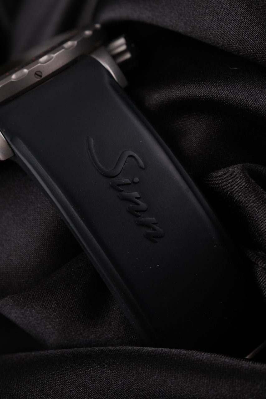 Sinn U1 1010 Box + og. Papiere Black Dial 44 inkl. Wechselband