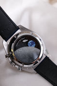 Carica l'immagine nel visualizzatore della galleria, Omega Speedmaster Snoopy 31032425002001 - Detailansicht 8
