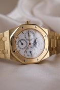 Carica l'immagine nel visualizzatore della galleria, Audemars Piguet Royal Oak Perpetual Calender BA25654 - Detailansicht 1

