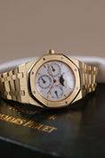 Carica l'immagine nel visualizzatore della galleria, Audemars Piguet Royal Oak Perpetual Calender BA25654 - Detailansicht 5
