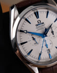 Bild in Galerie-Betrachter laden, Omega Seamaster Aqua Terra 28123037 Box + og. Papiere White Dial, incl. Blue Omega Nato Strap
