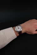 Bild in Galerie-Betrachter laden, Omega Seamaster Aqua Terra 28123037 Box + og. Papiere White Dial, incl. Blue Omega Nato Strap
