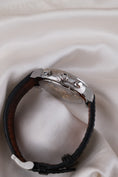 Carica l'immagine nel visualizzatore della galleria, Chopard L.U.C 1963 Chrono PuristS Edition 168556 - Detail view 7
