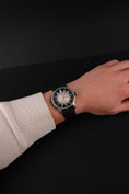 Bild in Galerie-Betrachter laden, Audemars Piguet Code 11.59 15210QT Box + og. Papiere Smoked Beige Dial Ceramic Case TOP
