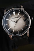 Bild in Galerie-Betrachter laden, Audemars Piguet Code 11.59 15210QT Box + og. Papiere Smoked Beige Dial Ceramic Case TOP
