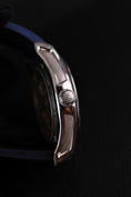 Bild in Galerie-Betrachter laden, H.Moser & Cie Pioneer Tourbillon 3804-1201 Box + og. Papiere Blue Dial, Limited Edition x/50
