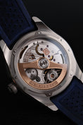 Bild in Galerie-Betrachter laden, H.Moser & Cie Pioneer Tourbillon 3804-1201 Box + og. Papiere Blue Dial, Limited Edition x/50
