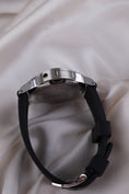 Charger l'image dans la visionneuse de la galerie, Panerai Luminor Base Logo PAM00774 - Detail view 7
