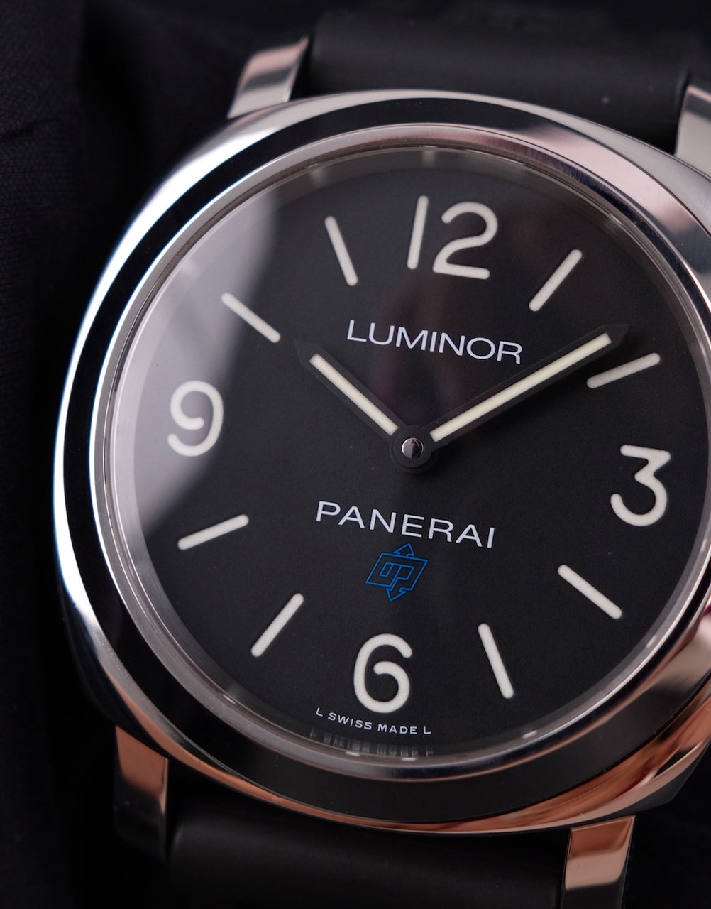 Panerai Luminor Base Logo PAM00774 - Detail view 2
