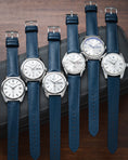 Bild in Galerie-Betrachter laden, Navy Saffiano Signature Strap Uhrenarmband Blau Schnellwechselsystem DELUGS
