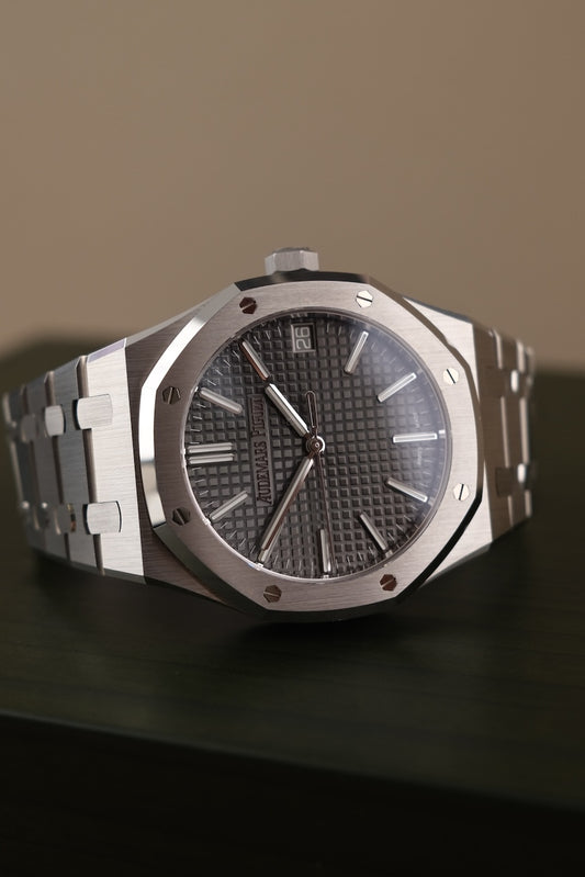 Audemars Piguet Royal Oak 41mm 15510ST Box + og. Papiere Grey Dial NEW 2024 German First Buyer´s Invoice