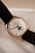 Charger l'image dans la visionneuse de la galerie, Jaeger-LeCoultre Master Ultra Thin Q1362510 Box + og. Papiere Moon Rose 99% New
